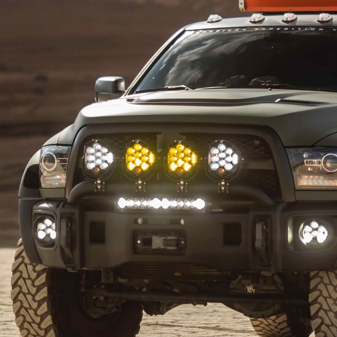 En Baja Designs, proporcionamos lo mejor en soluciones de iluminación todoterreno, desde nuestras modernas luces LED para motoc